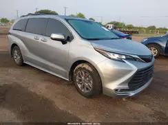 TOYOTA SIENNA