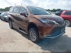 TOYOTA SIENNA
