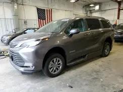 TOYOTA SIENNA