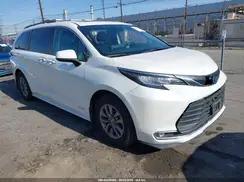 TOYOTA SIENNA