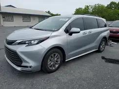 TOYOTA SIENNA