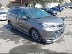 TOYOTA SIENNA