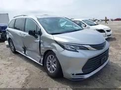 TOYOTA SIENNA