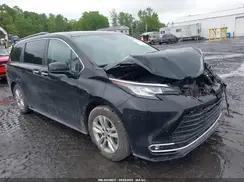 TOYOTA SIENNA