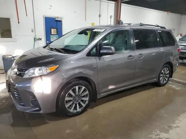 TOYOTA SIENNA
