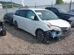 TOYOTA SIENNA