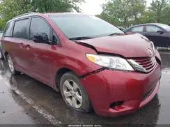 TOYOTA SIENNA