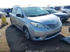 TOYOTA SIENNA