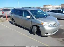 TOYOTA SIENNA