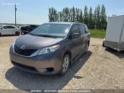 TOYOTA SIENNA