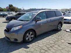 TOYOTA SIENNA
