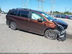 TOYOTA SIENNA