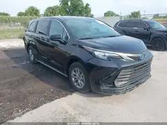 TOYOTA SIENNA