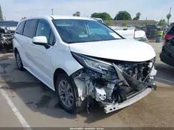TOYOTA SIENNA