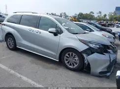 TOYOTA SIENNA