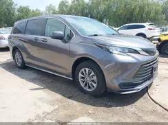 TOYOTA SIENNA