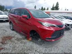 TOYOTA SIENNA