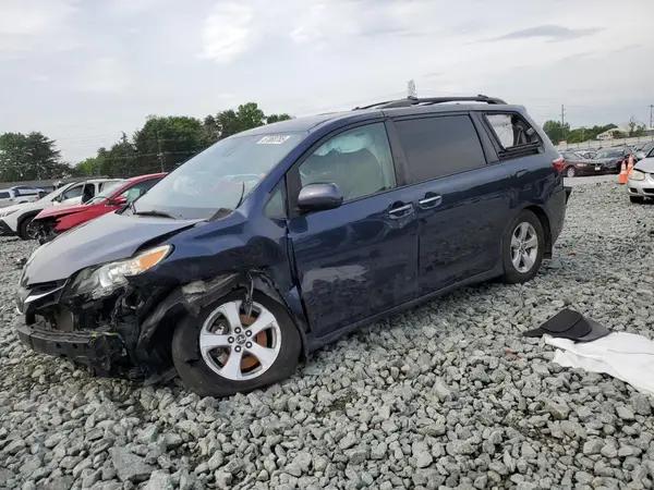 TOYOTA SIENNA