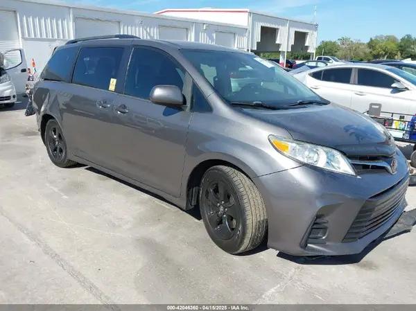 TOYOTA SIENNA