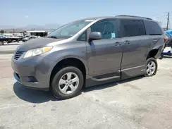TOYOTA SIENNA