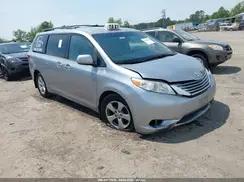 TOYOTA SIENNA