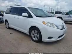 TOYOTA SIENNA