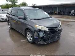 TOYOTA SIENNA