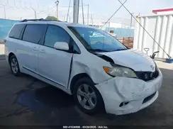 TOYOTA SIENNA