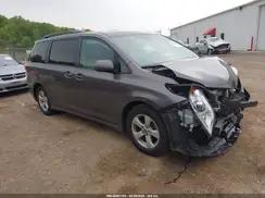 TOYOTA SIENNA