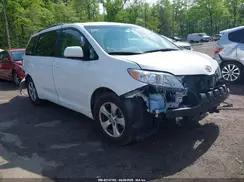 TOYOTA SIENNA