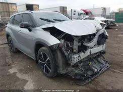 TOYOTA HIGHLANDER