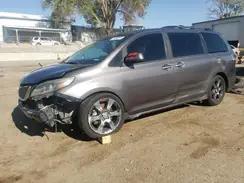 TOYOTA SIENNA