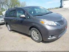 TOYOTA SIENNA