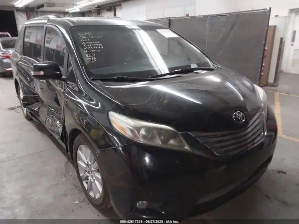 TOYOTA SIENNA