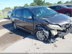 TOYOTA SIENNA