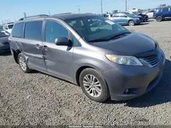 TOYOTA SIENNA