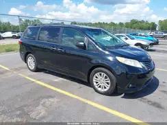 TOYOTA SIENNA