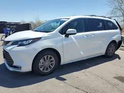 TOYOTA SIENNA