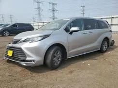 TOYOTA SIENNA