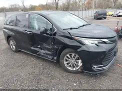 TOYOTA SIENNA