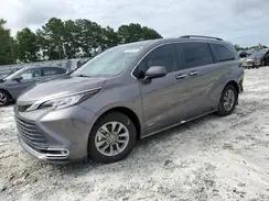 TOYOTA SIENNA