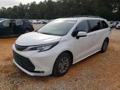 TOYOTA SIENNA