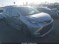 TOYOTA SIENNA