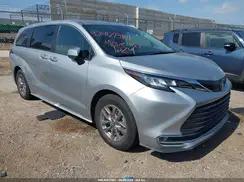 TOYOTA SIENNA
