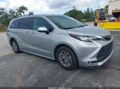 TOYOTA SIENNA