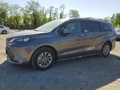 TOYOTA SIENNA