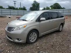 TOYOTA SIENNA