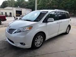 TOYOTA SIENNA
