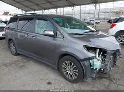 TOYOTA SIENNA