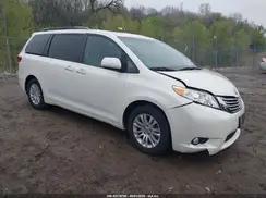 TOYOTA SIENNA